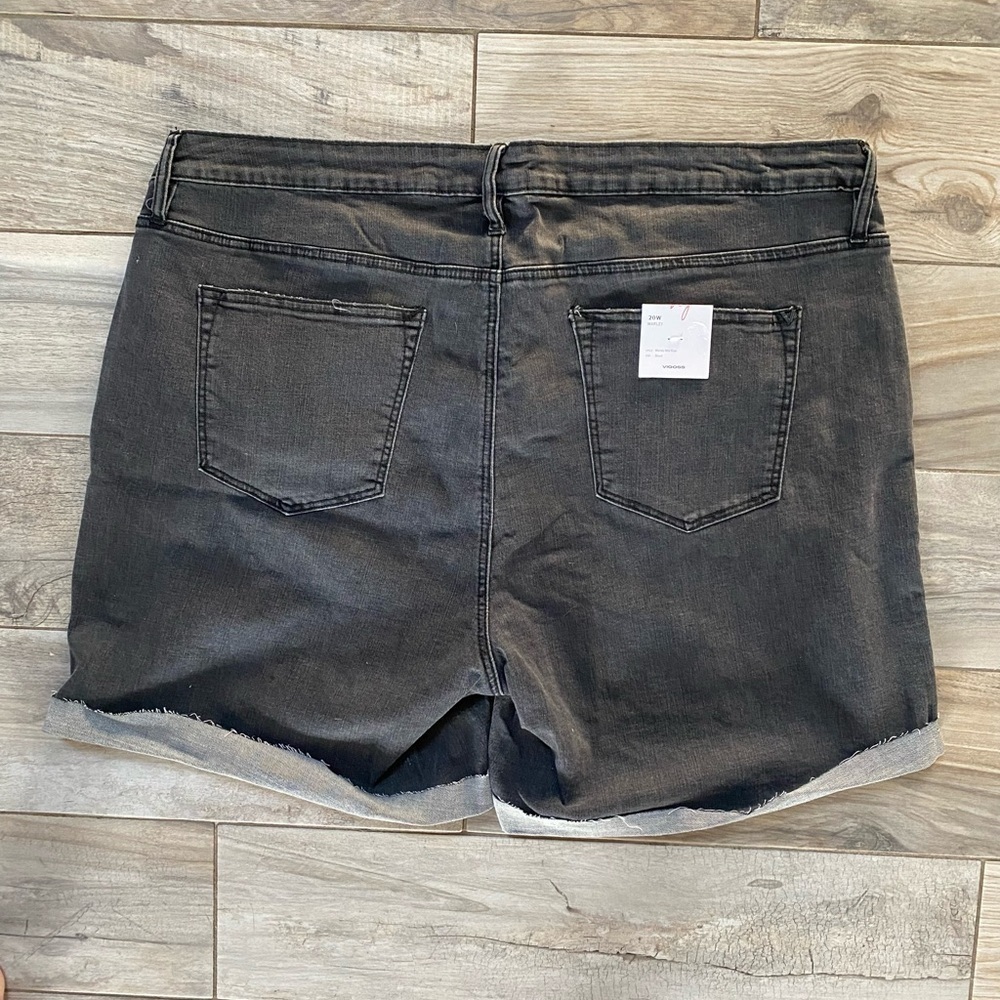 Vigoss Marley Mid Rise Cuffed Distressed Black Wash Jean Shorts NWT Size 20W - Picture 2 of 8